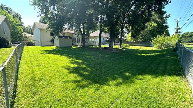 3008 S Bryn Mawr Drive, Independence, MO 64057