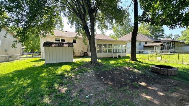 3008 S Bryn Mawr Drive, Independence, MO 64057