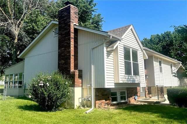 3008 S Bryn Mawr Drive, Independence, MO 64057