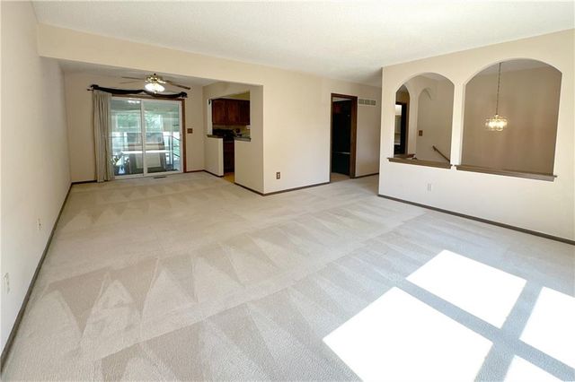 3008 S Bryn Mawr Drive, Independence, MO 64057