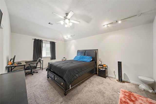 1822 Luminous Waters Lane, Rosharon, TX 77583