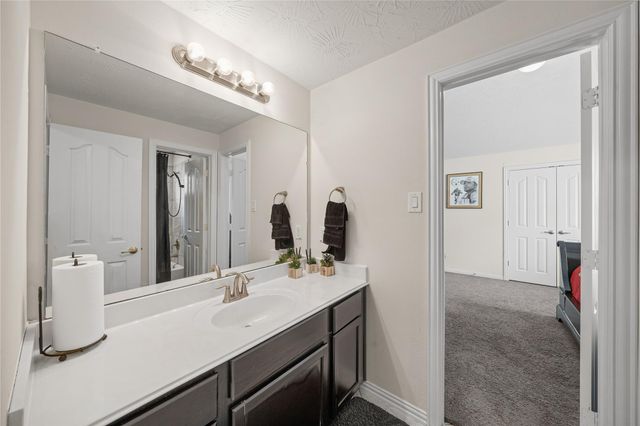 1822 Luminous Waters Lane, Rosharon, TX 77583