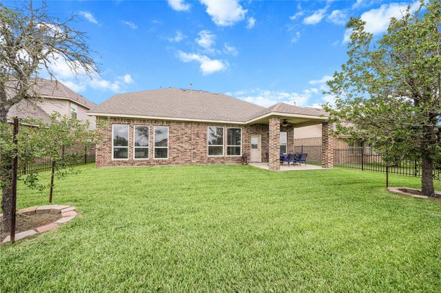 1822 Luminous Waters Lane, Rosharon, TX 77583