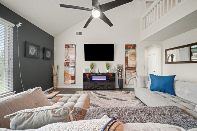 1822 Luminous Waters Lane, Rosharon, TX 77583