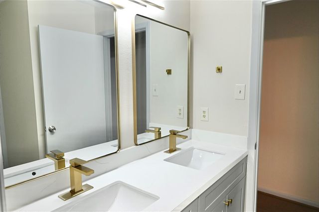 202 Coronation Drive, Houston, TX 77034