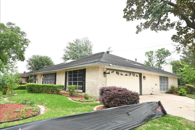202 Coronation Drive, Houston, TX 77034
