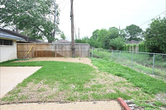 202 Coronation Drive, Houston, TX 77034