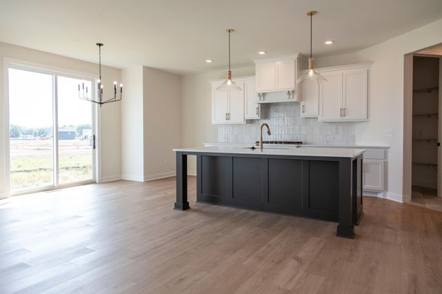 3627 Knightsbridge Trail N, Lake Elmo, MN 55042