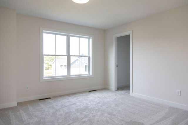 3627 Knightsbridge Trail N, Lake Elmo, MN 55042