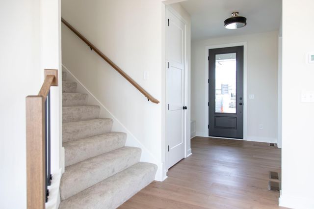 3627 Knightsbridge Trail N, Lake Elmo, MN 55042