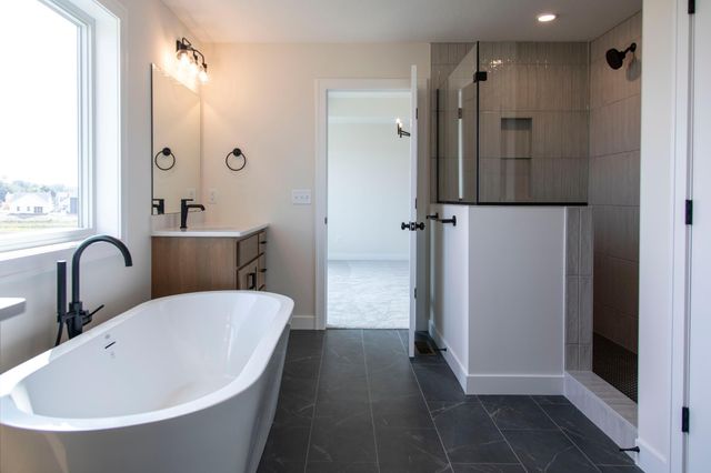 3627 Knightsbridge Trail N, Lake Elmo, MN 55042