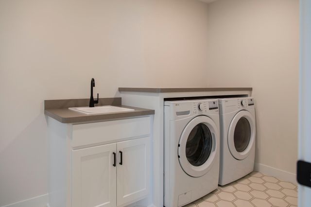 3627 Knightsbridge Trail N, Lake Elmo, MN 55042