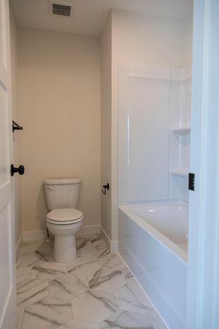 3627 Knightsbridge Trail N, Lake Elmo, MN 55042