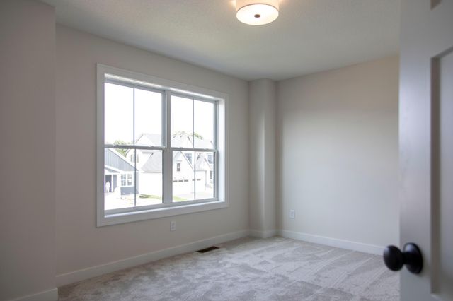 3627 Knightsbridge Trail N, Lake Elmo, MN 55042