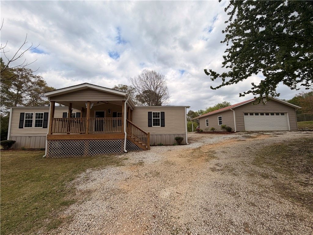 112 Douglas Drive, Seneca, SC 29678