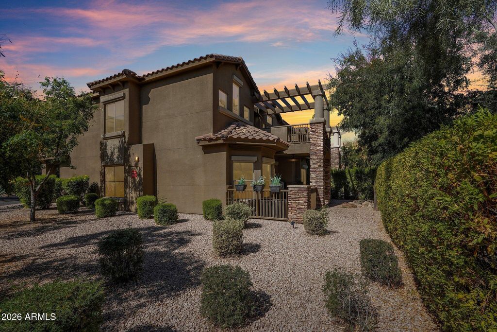 Image 37 of property listing at 5450 E Deer Valley Drive 1226, Phoenix, AZ 85054