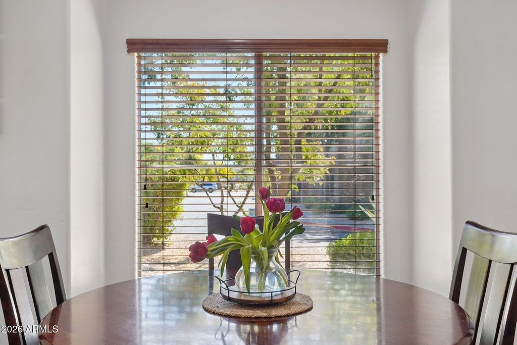 Image 8 of property listing at 5450 E Deer Valley Drive 1226, Phoenix, AZ 85054