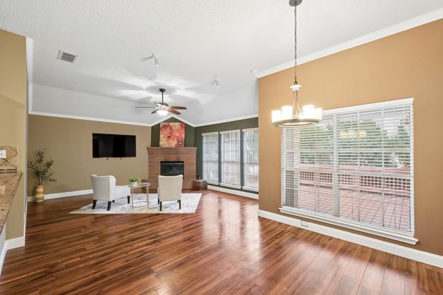 2676 Bent Tree Drive, Hurst, TX 76054