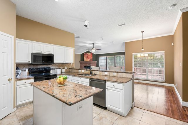 2676 Bent Tree Drive, Hurst, TX 76054