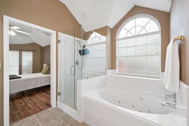 2676 Bent Tree Drive, Hurst, TX 76054