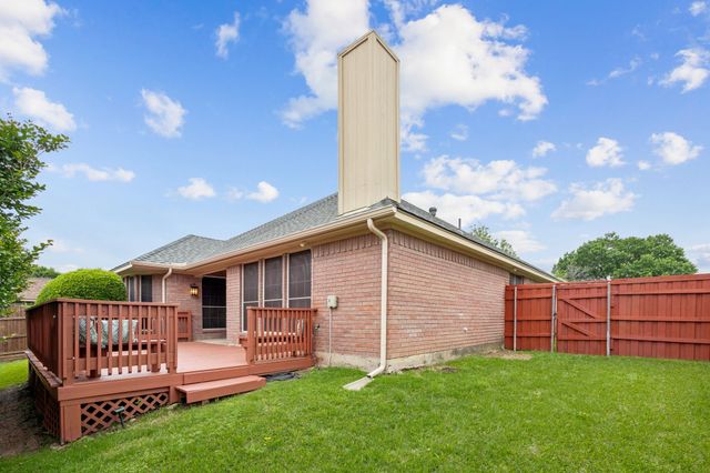 2676 Bent Tree Drive, Hurst, TX 76054