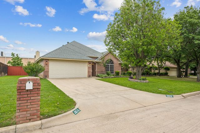2676 Bent Tree Drive, Hurst, TX 76054