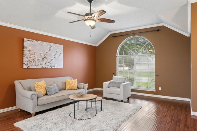 2676 Bent Tree Drive, Hurst, TX 76054