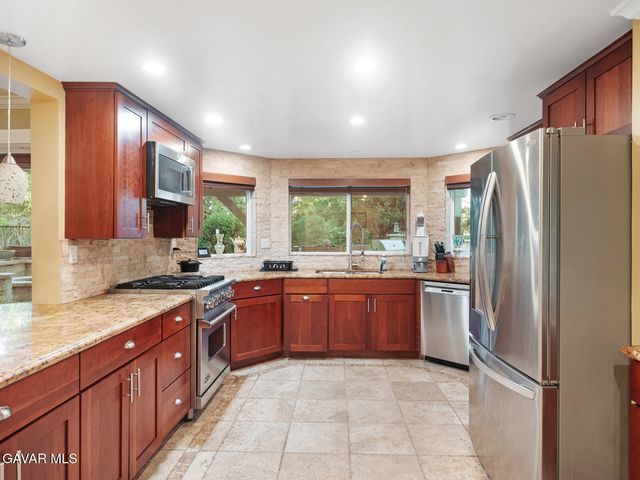 41528 Jacaranda Street, Palmdale, CA 93551