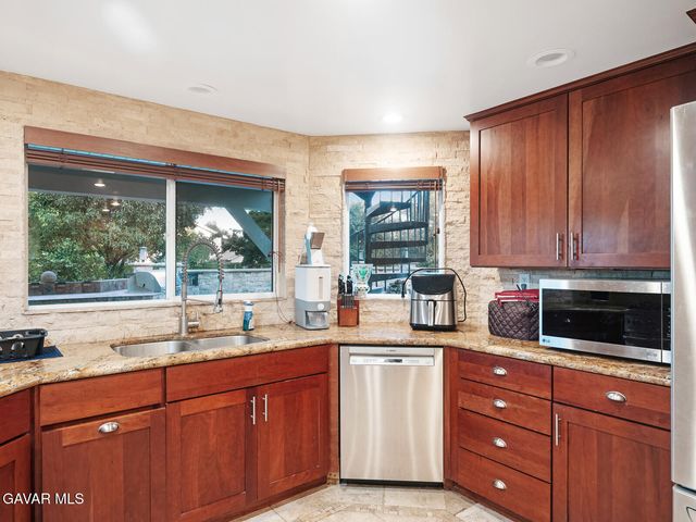 41528 Jacaranda Street, Palmdale, CA 93551