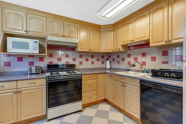 30 Fernview Ave 4, North Andover, MA 01845