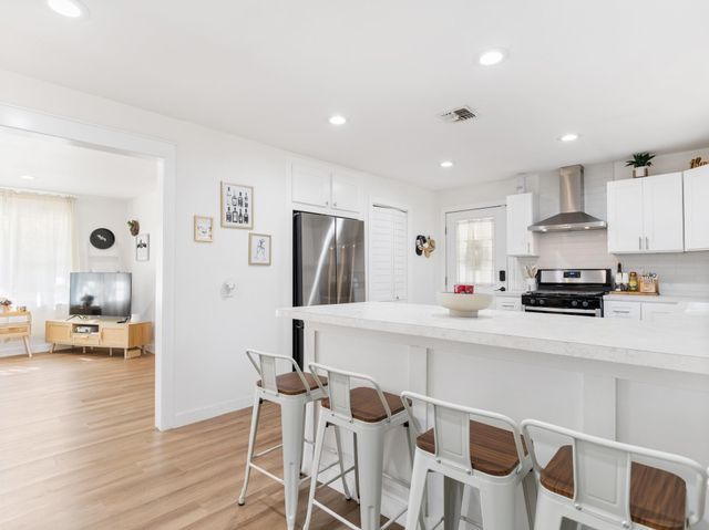 804 Peach Street, El Campo, TX 77437