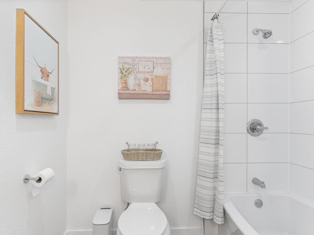 804 Peach Street, El Campo, TX 77437