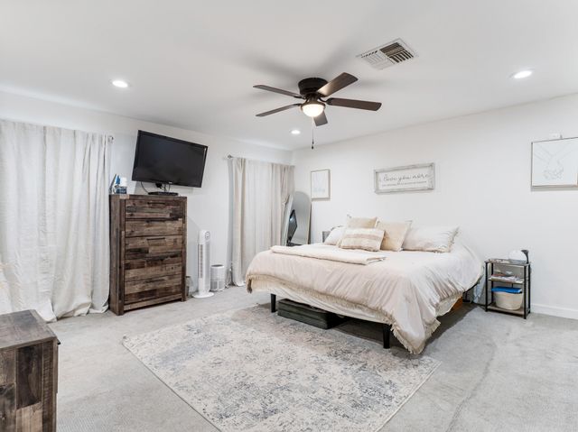 804 Peach Street, El Campo, TX 77437