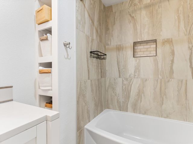 804 Peach Street, El Campo, TX 77437