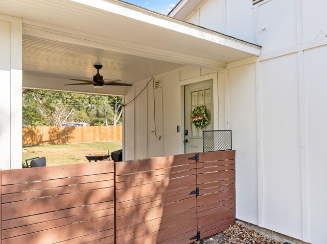 804 Peach Street, El Campo, TX 77437