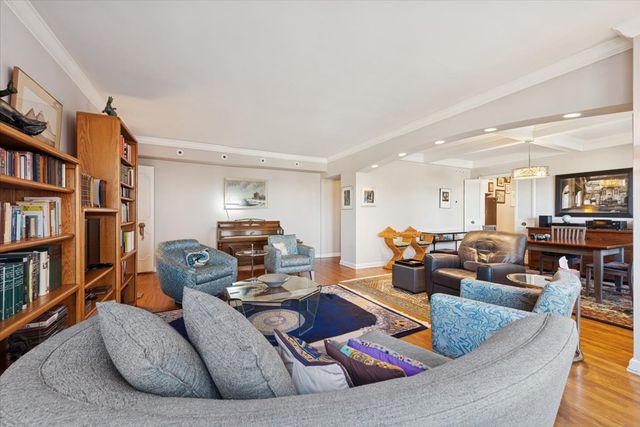 5555 N SHERIDAN Road 609, Chicago, IL 60640