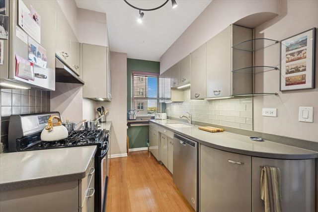 5555 N SHERIDAN Road 609, Chicago, IL 60640