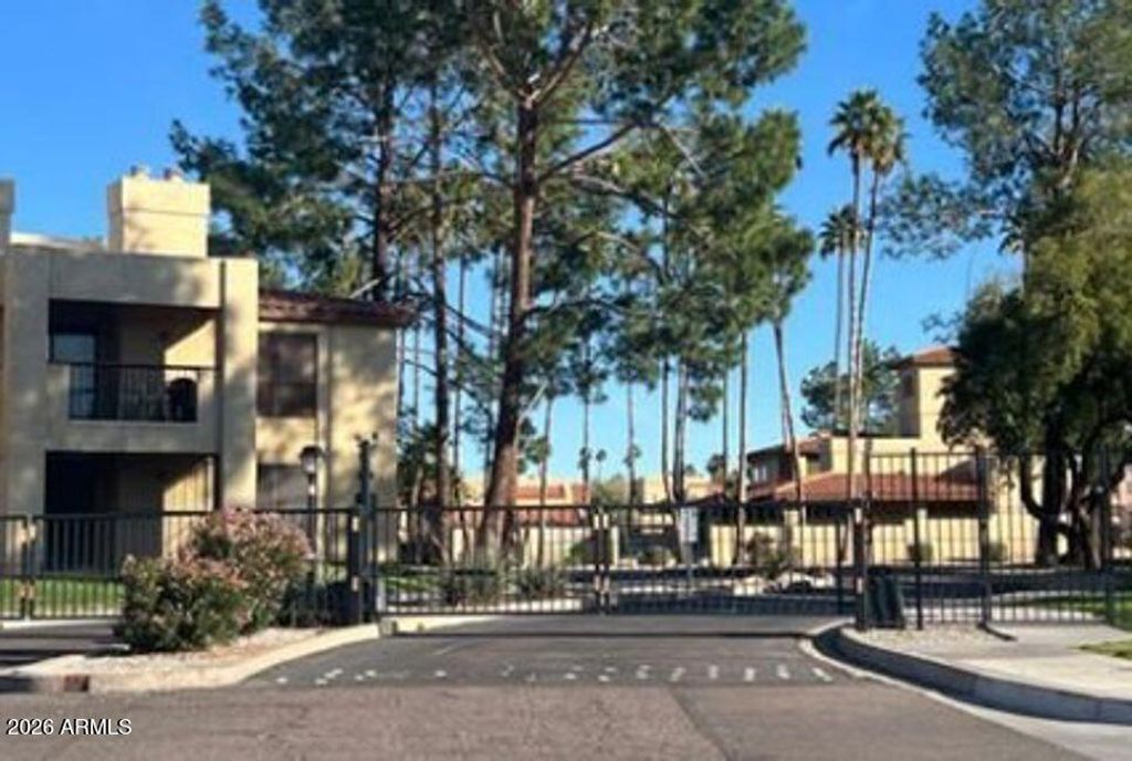 Image 1 of property listing at 8344 N 21ST Drive I211, Phoenix, AZ 85021
