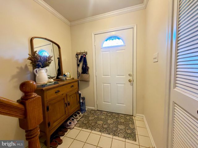 8535 HILLTOP RD, Vienna, VA 22180