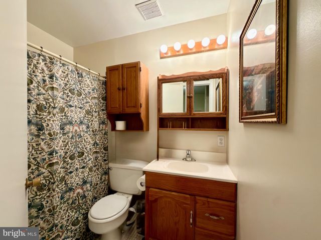 8535 HILLTOP RD, Vienna, VA 22180