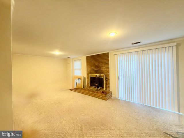 8535 HILLTOP RD, Vienna, VA 22180