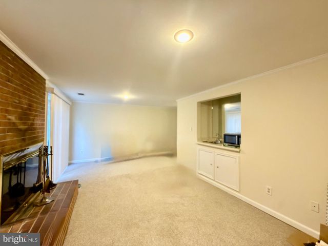 8535 HILLTOP RD, Vienna, VA 22180
