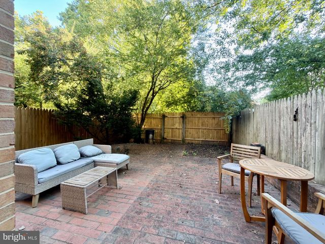 8535 HILLTOP RD, Vienna, VA 22180