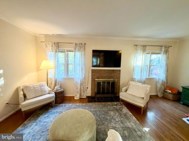 8535 HILLTOP RD, Vienna, VA 22180