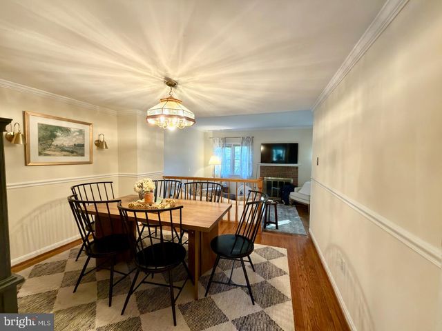 8535 HILLTOP RD, Vienna, VA 22180