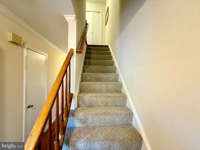 8535 HILLTOP RD, Vienna, VA 22180