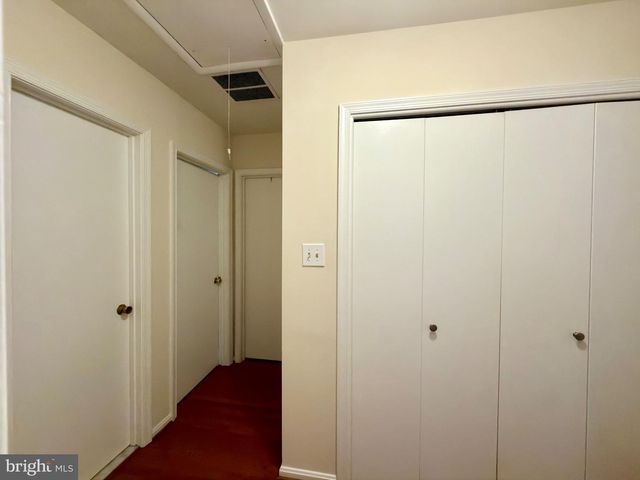 8535 HILLTOP RD, Vienna, VA 22180