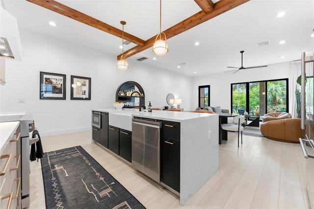 501 W WARREN AVENUE 2, Tampa, FL 33602