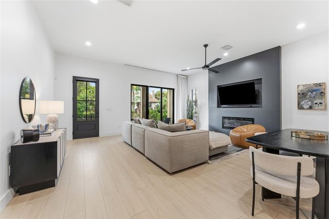 501 W WARREN AVENUE 2, Tampa, FL 33602