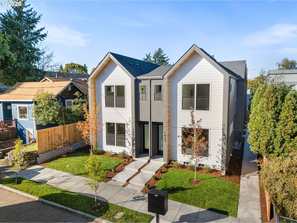 1865 Se Tacoma St 3, Portland, OR 97202